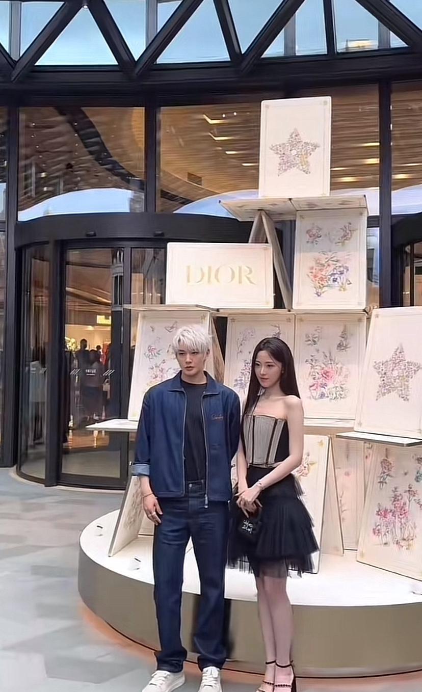 这粉丝的美貌堪比明星。
