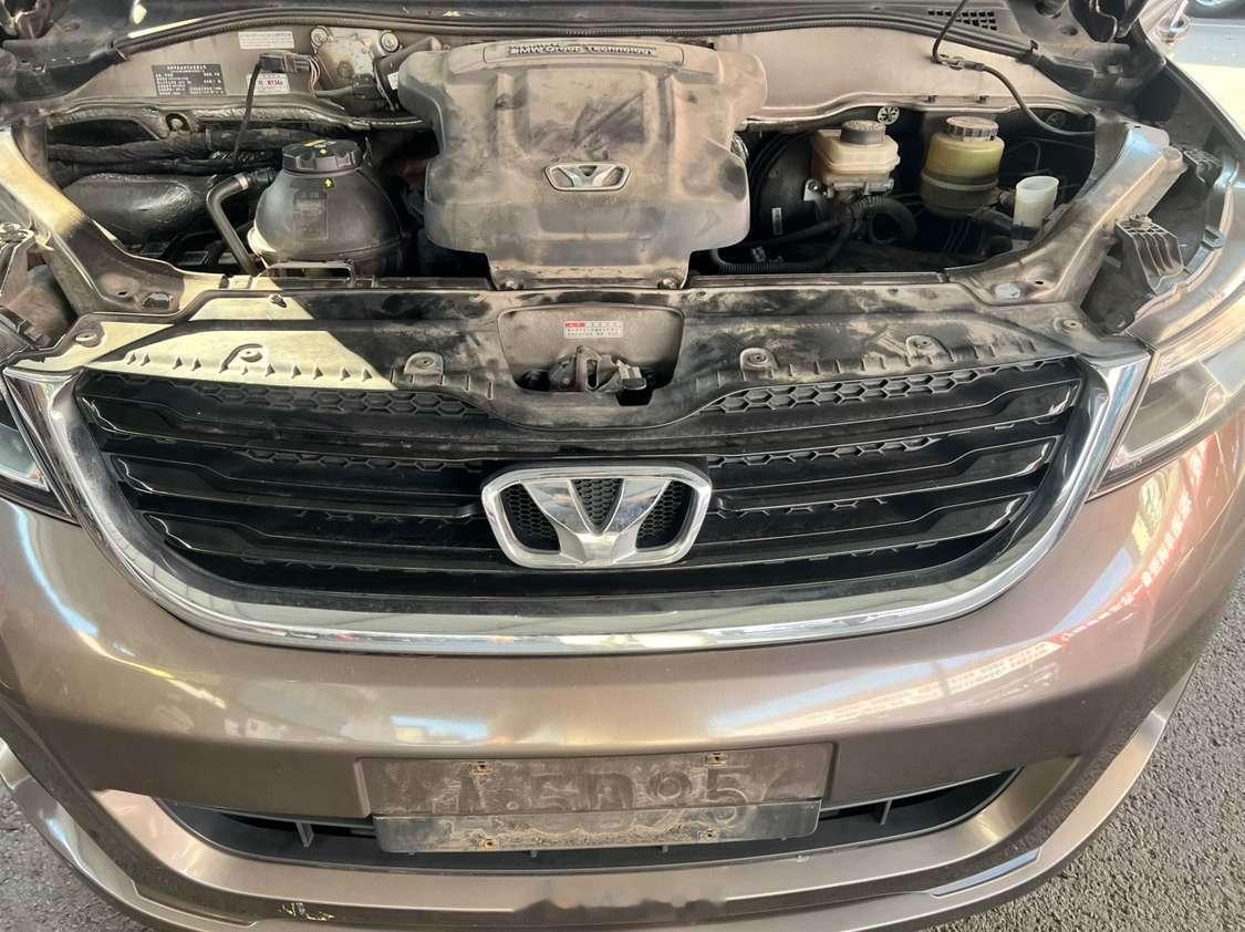 宝马边角料集成品，又贵又拉胯，你能认出是什么车吗