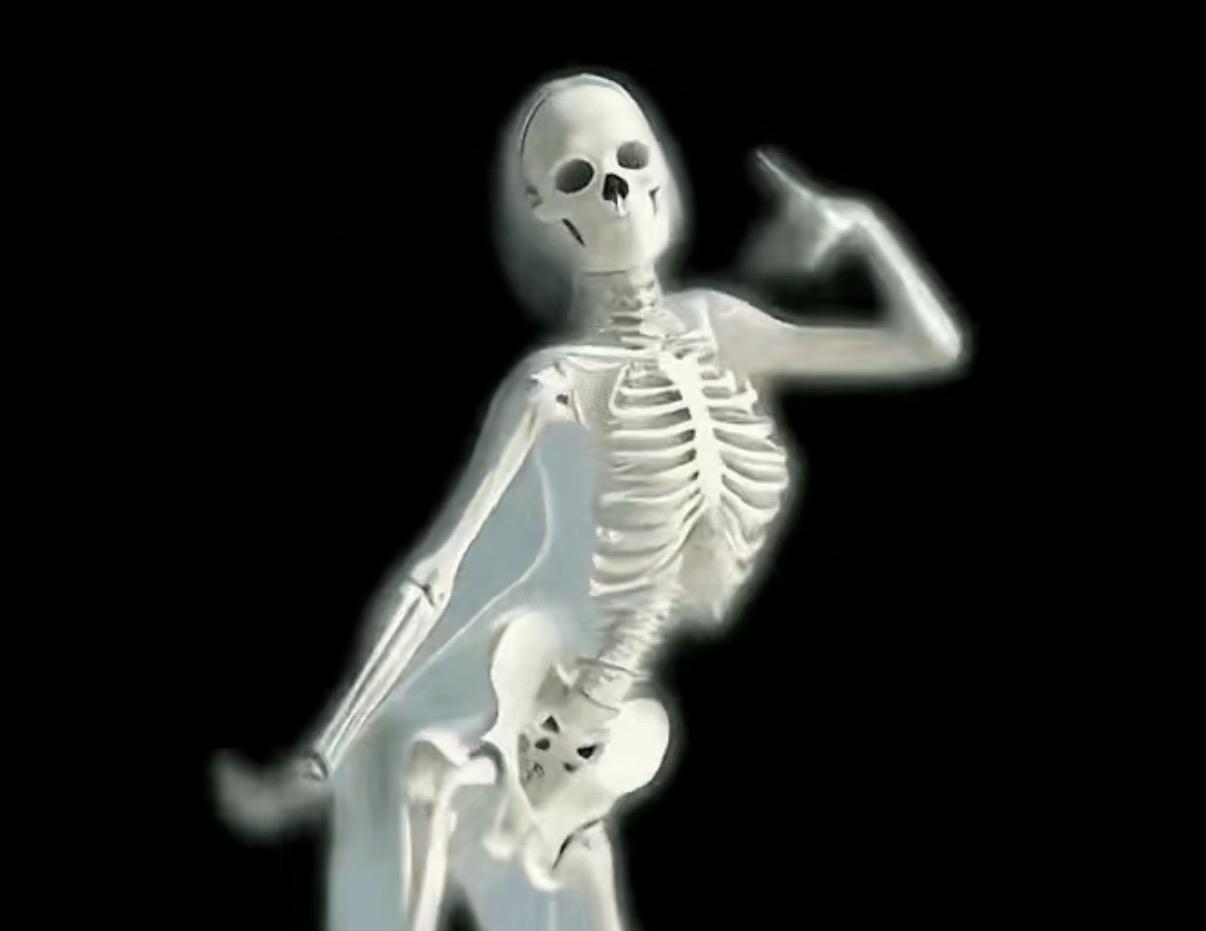 关于医改有一个哲学问题不知道大家想过没有。一般说来，改革政策都是没有多大健康问题