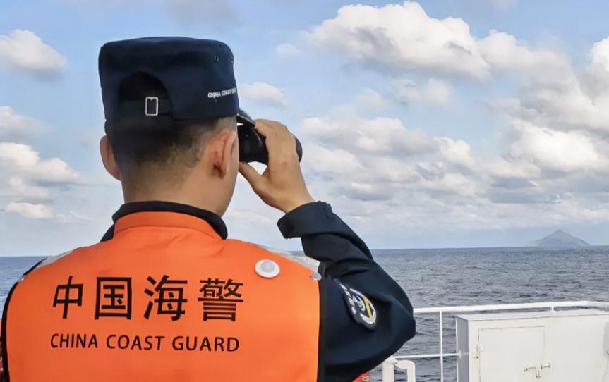 澳大利亚怕中国，解放军出手2月20日至21日，澳大利亚一艘军舰航行经过台湾海