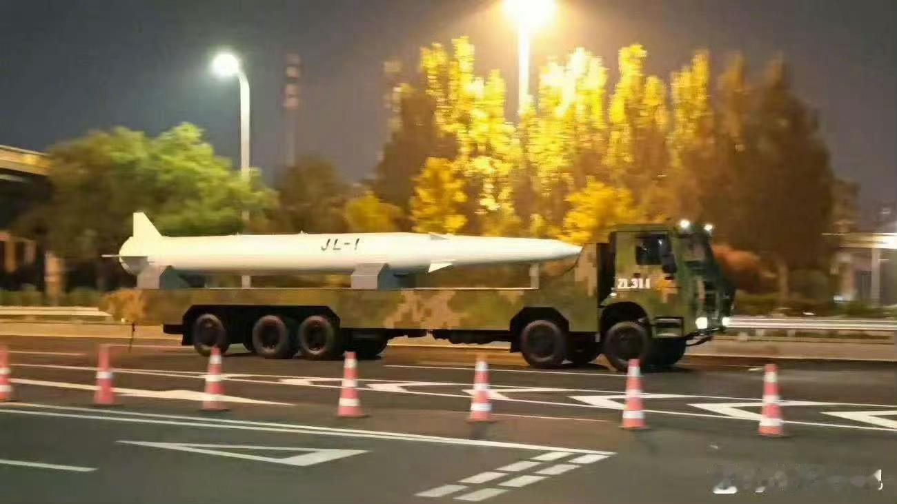“北京重锤“--惊雷-1终于要来了，俗话说的好--不怕轰六挂一堆，就怕轰六挂一根