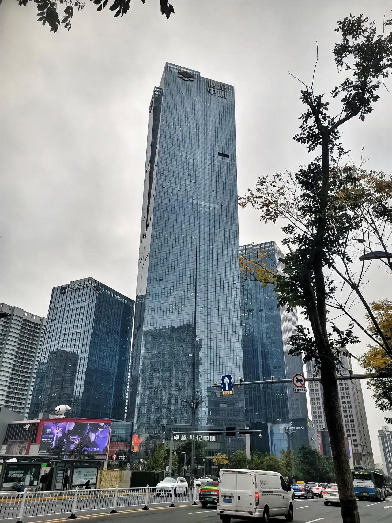 昨天这根阴线，让很多人心里都在发慌。但正因为如此，我判断明天很可能会收红。为