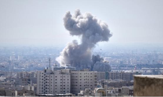 突发炸场！美军伤亡彻底失控，6人直接丧命、18人重伤倒地，对抗愈演愈烈，这下是真