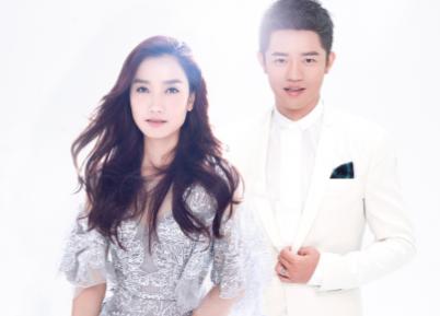 凤凰传奇的玲花说：“2004年，有个老板准备用500万包装我，他提出了一个要求，