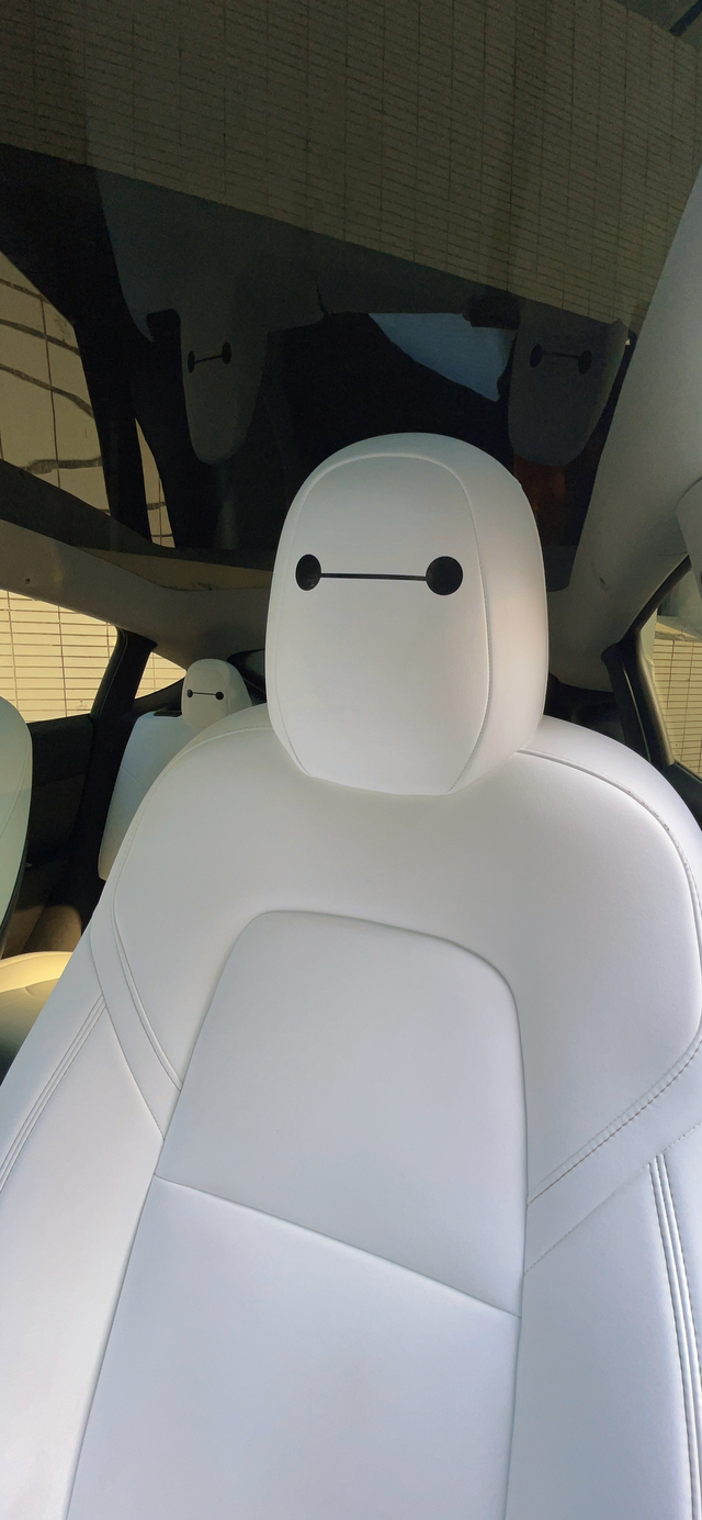 特斯拉的白色内饰好不好我这辆特斯拉是21年11月提车的。当时选了8000的白内