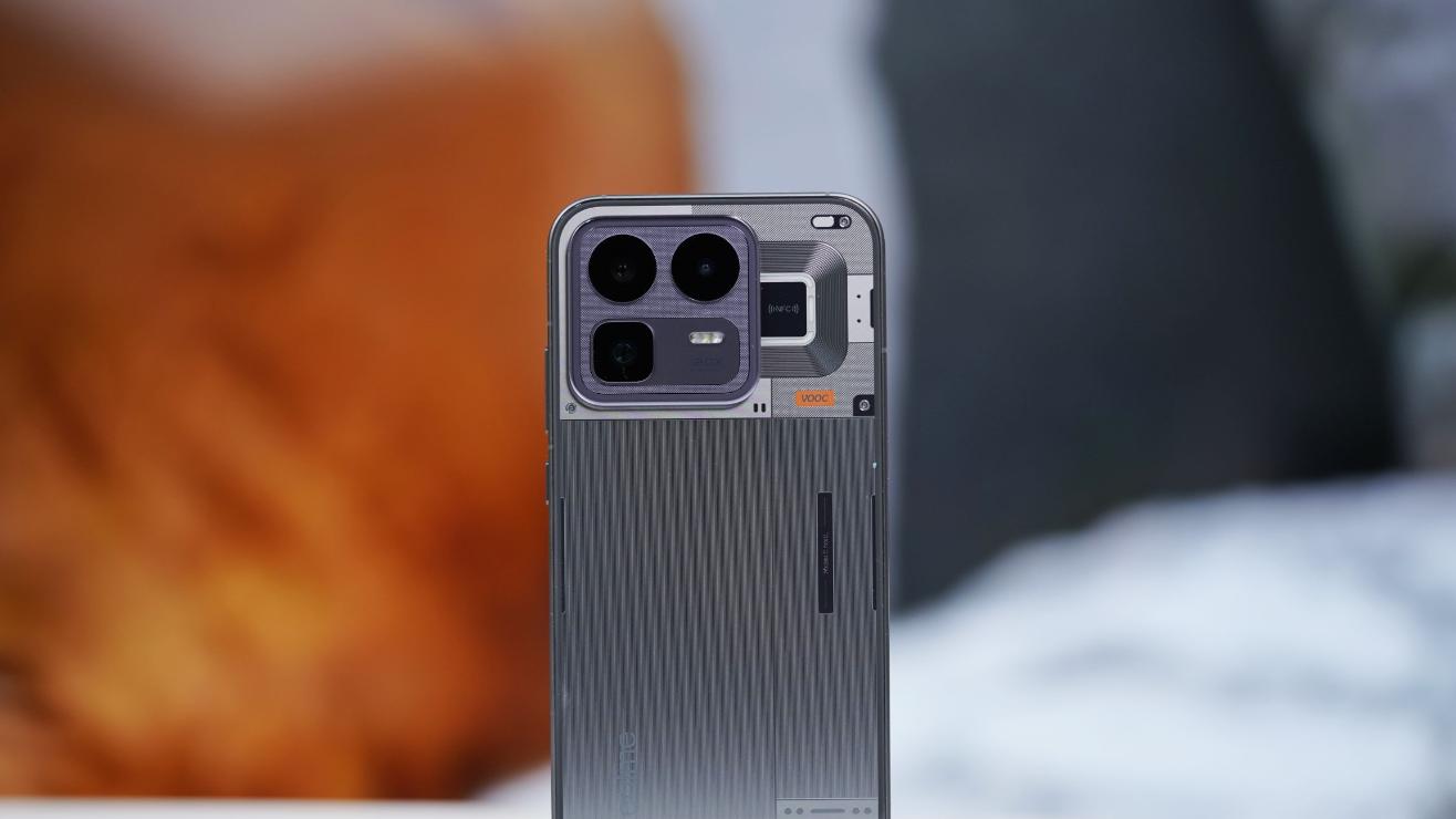 真我Neo 8首销1小时破纪录！8000mAh+潜望长焦旗舰配置曝光