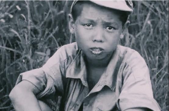 1936年，马家军要枪毙一个12岁的小红军。谁料，小红军说：“你们用大刀砍死我吧