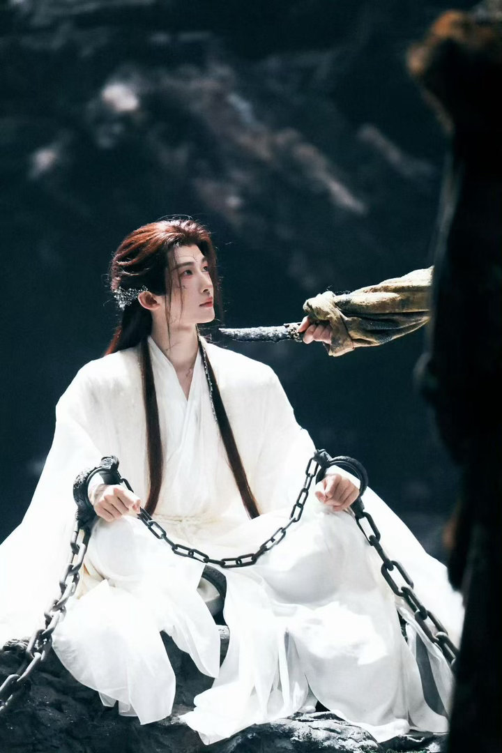 孙悟空都只关五百年天地被关八百年连齐天大圣都只关了五百年，天地凭什么被关八百年