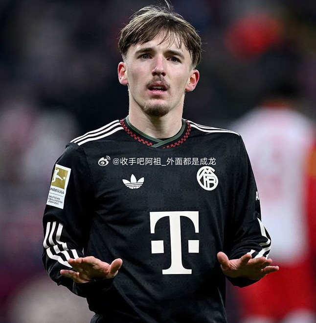 据德国记者TobiAltschǎf报道，拜仁幕尼黑希望提前与小将卡尔续约到20