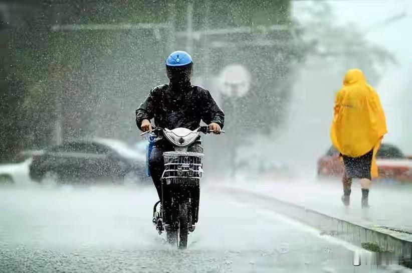电动车怕雨淋？行内人：3句话讲透❶新车真不怕雨：2026年主流电动车电机I