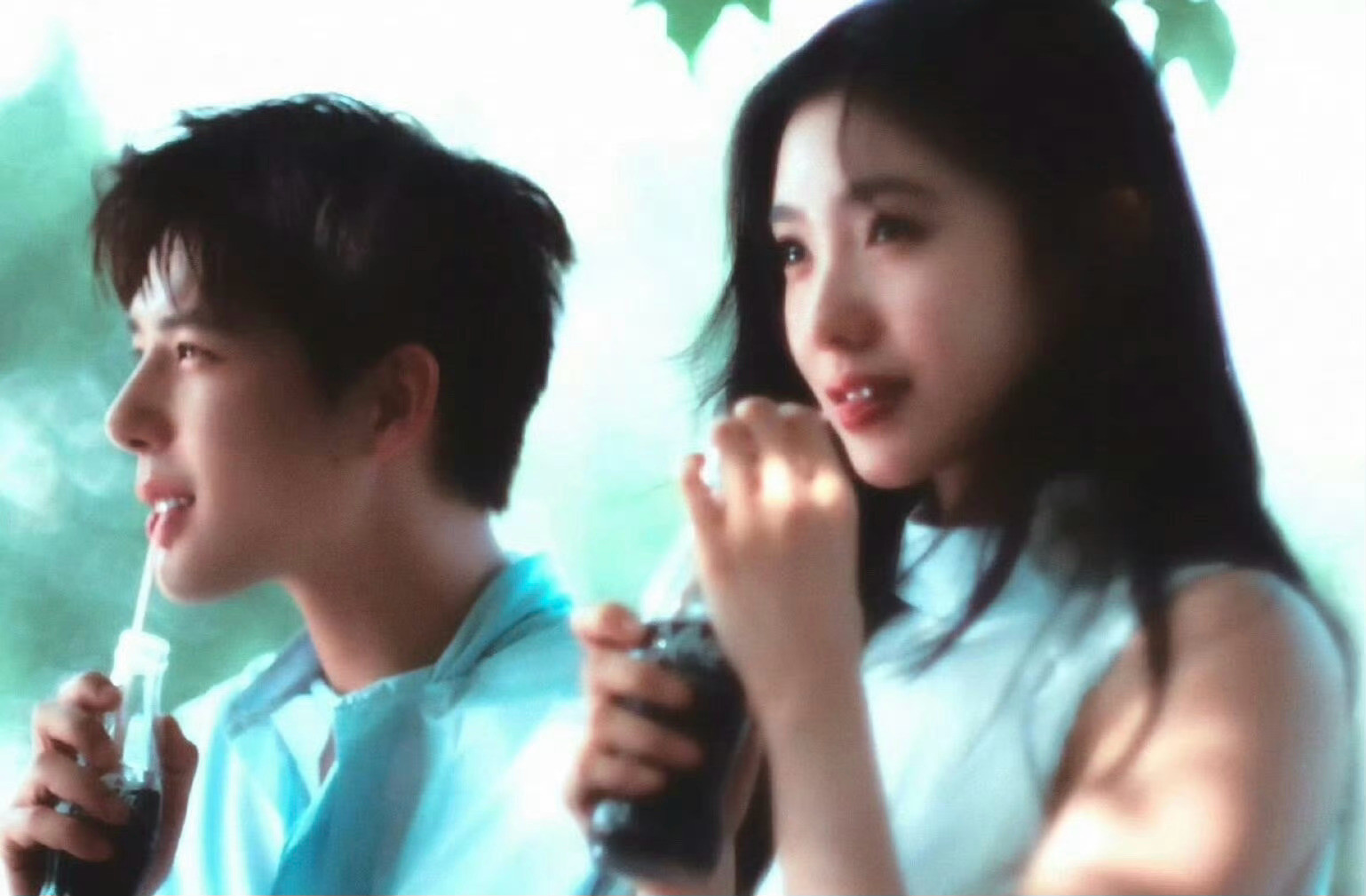 有爱的人并不仅仅是为了有人能够陪自己，帮助自己，我觉得最重要的是，当自己面临生活