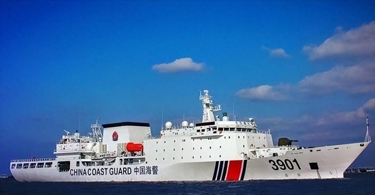 台“海巡署”，真急了！ 7月4日上午，秀山舰、崇明舰两艘海警大船开到花莲东边