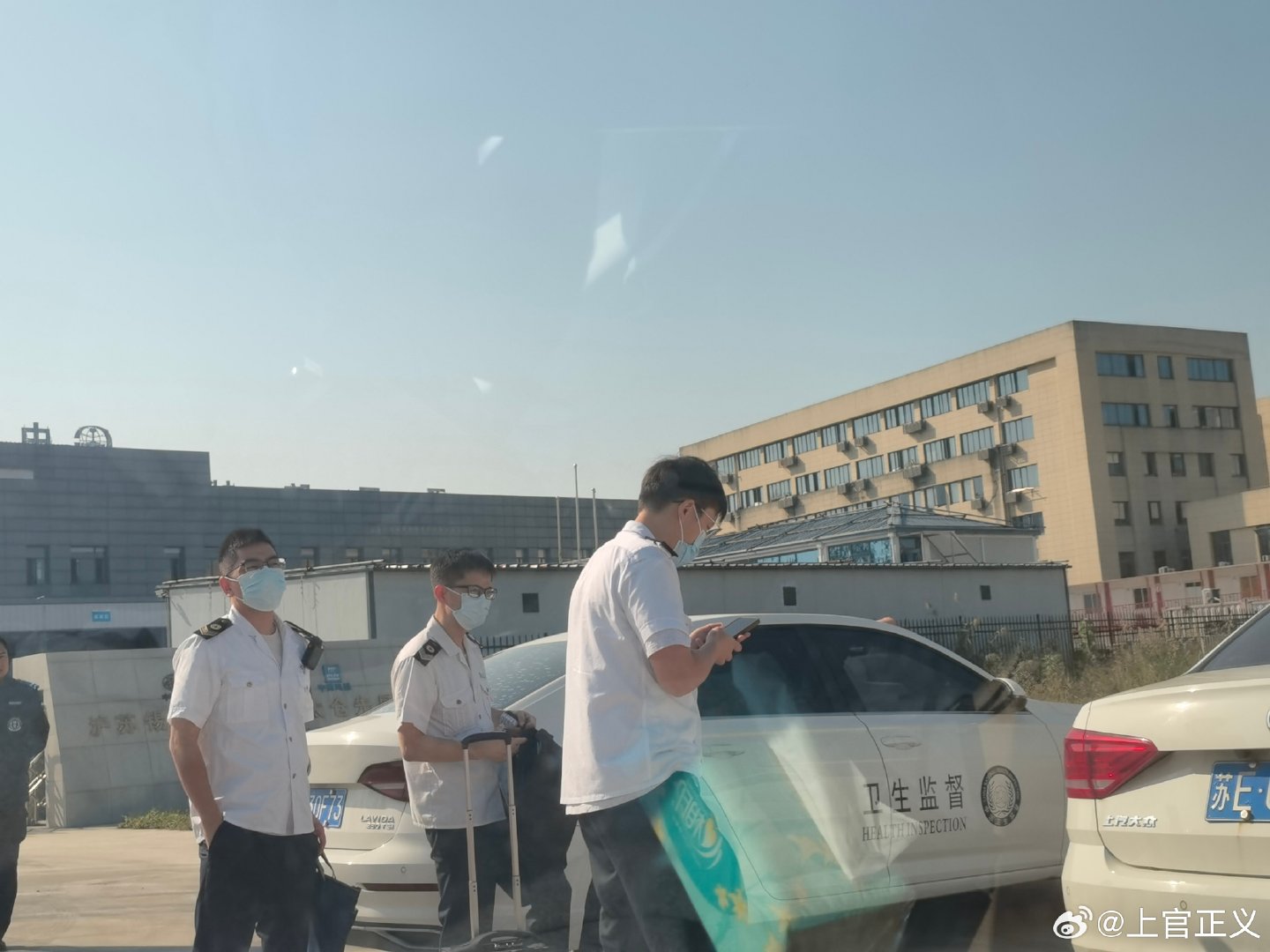 #卧底华东最大代孕机构地下手术室#我7:22分报警，蜀黍们说同步给了卫健委，时隔1个小时40分，当地
