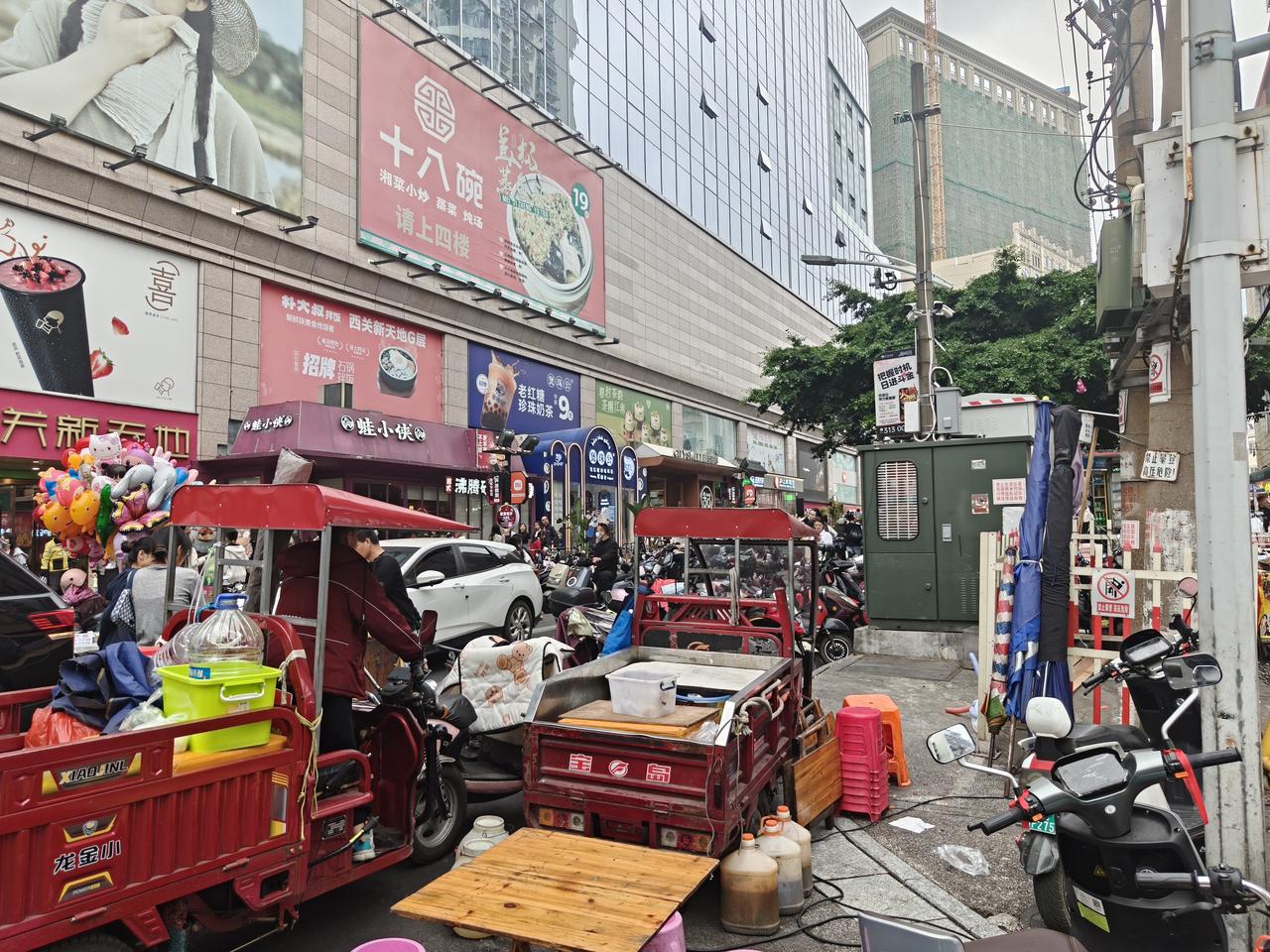 不要光盯着南宁光鲜亮丽的青秀区，五象新区看👀，这也是南宁市的真实场景。这个