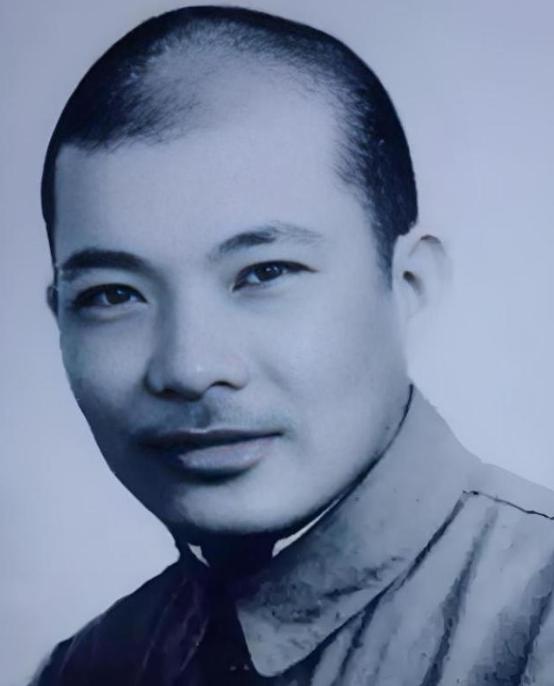 1945年，军统王牌杀手牛子龙，带着12个囚犯杀了11个看守，从那座号称“只有死