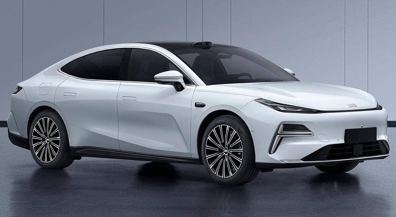 工信部第402批次新车：吉利银河星耀8