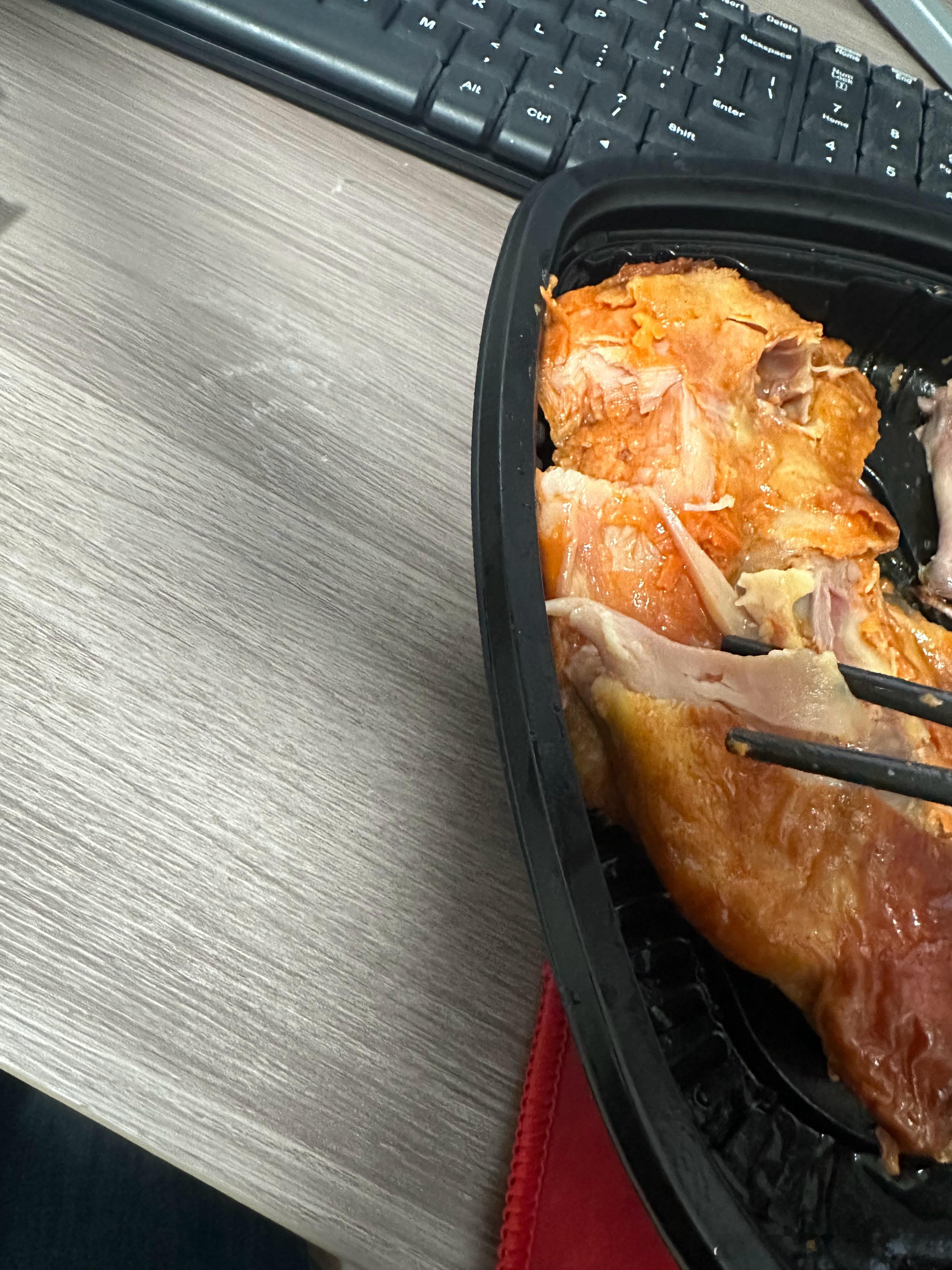 宵夜是烧鸡一只