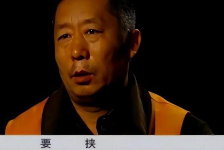 2009年，内蒙古，老婆与情夫同床7年，男子却主动让出卧室，独自睡小屋，甚至甘当