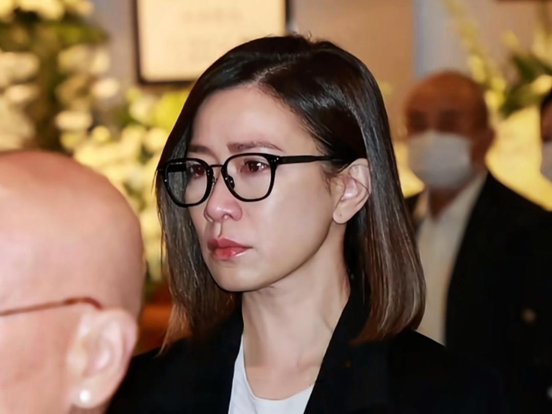  现在才知道，TVB的女明星为啥能红这么久许绍雄老师的追悼会我看了，TVB一