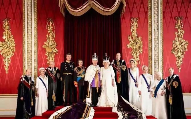 安德鲁废王子被抓起来了，网上一片欢呼，还得是大英文明帝国，王子犯法与民共罪。