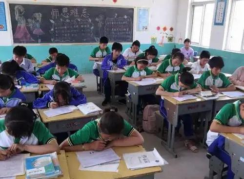 陪读多年才知道，小学原来有很多坑不能踩的！1、小学择校别纠结私立还是公立，也不