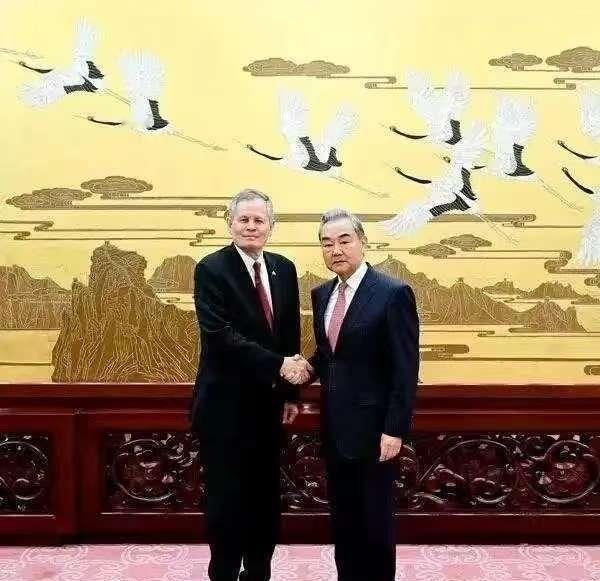 波音现在最怕的，已经不是中国少买几架飞机，而是中国开始认真问一句话：美国这个卖家