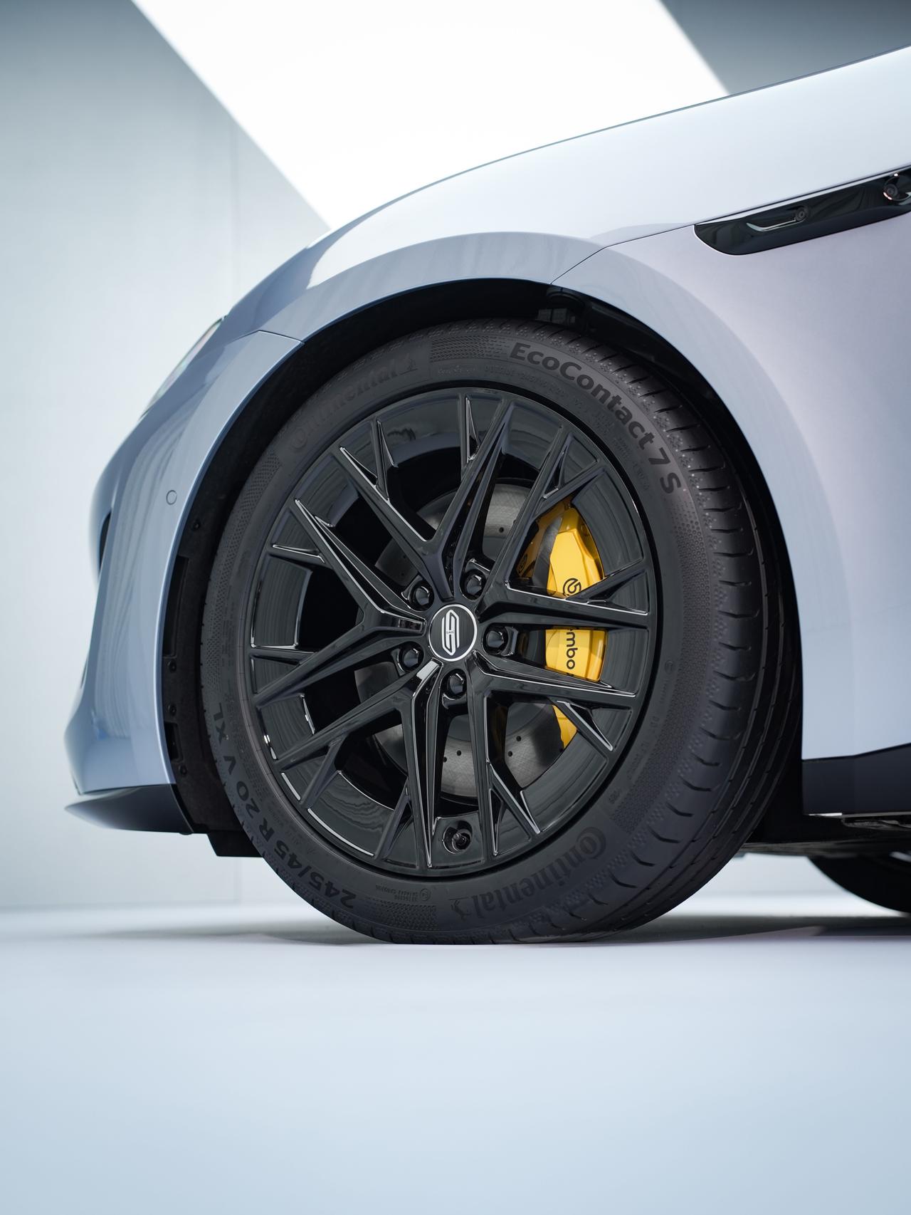 HYK图赏｜尚界Z7T整车采用低趴宽体的设计，搭配星河大灯和尾部的星云画卷