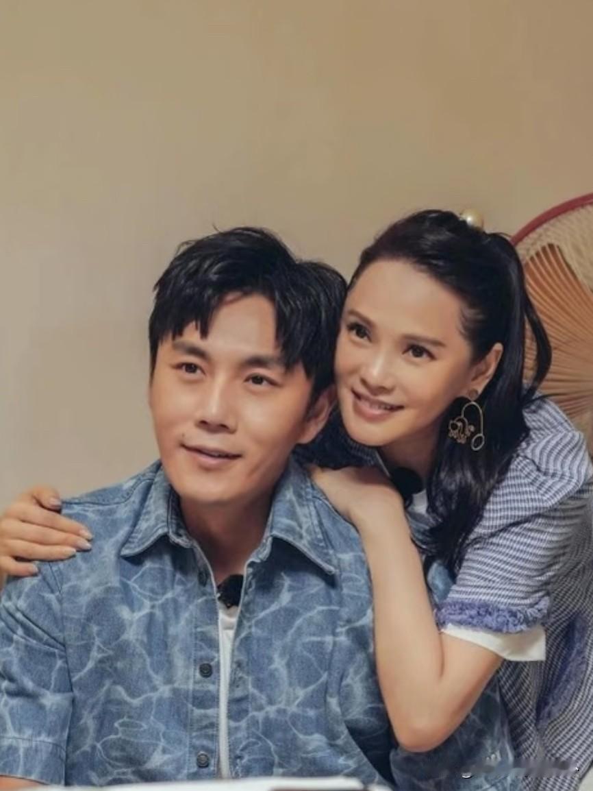 伊能静哄老公这两下子，我一辈子都学不来。我建议女性都学学伊能静，肯定能幸福。