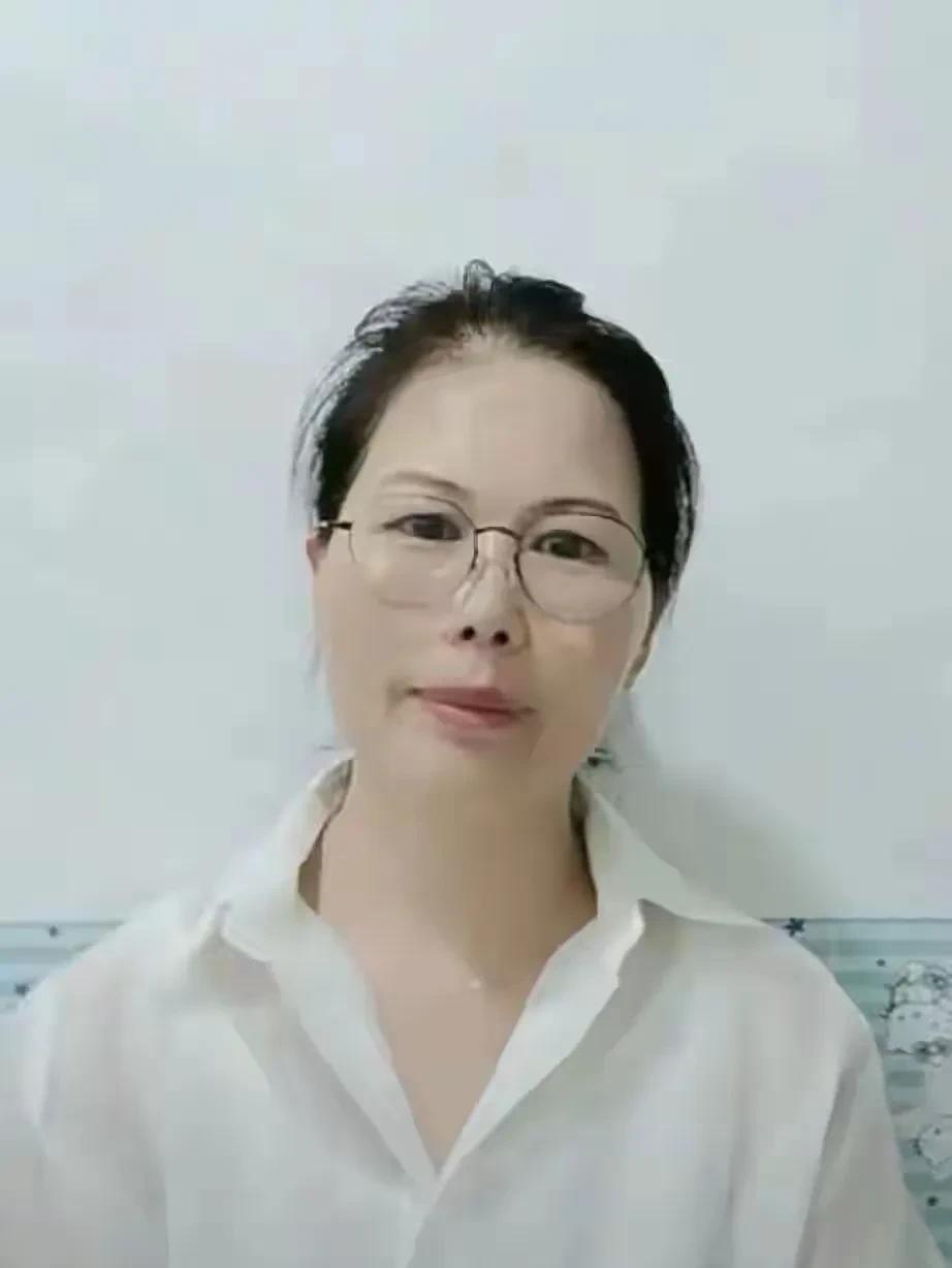 真是人怕出名猪怕壮小杨阿姨也是实诚人汪小菲在湾湾家里直播说一个孩子病了发烧