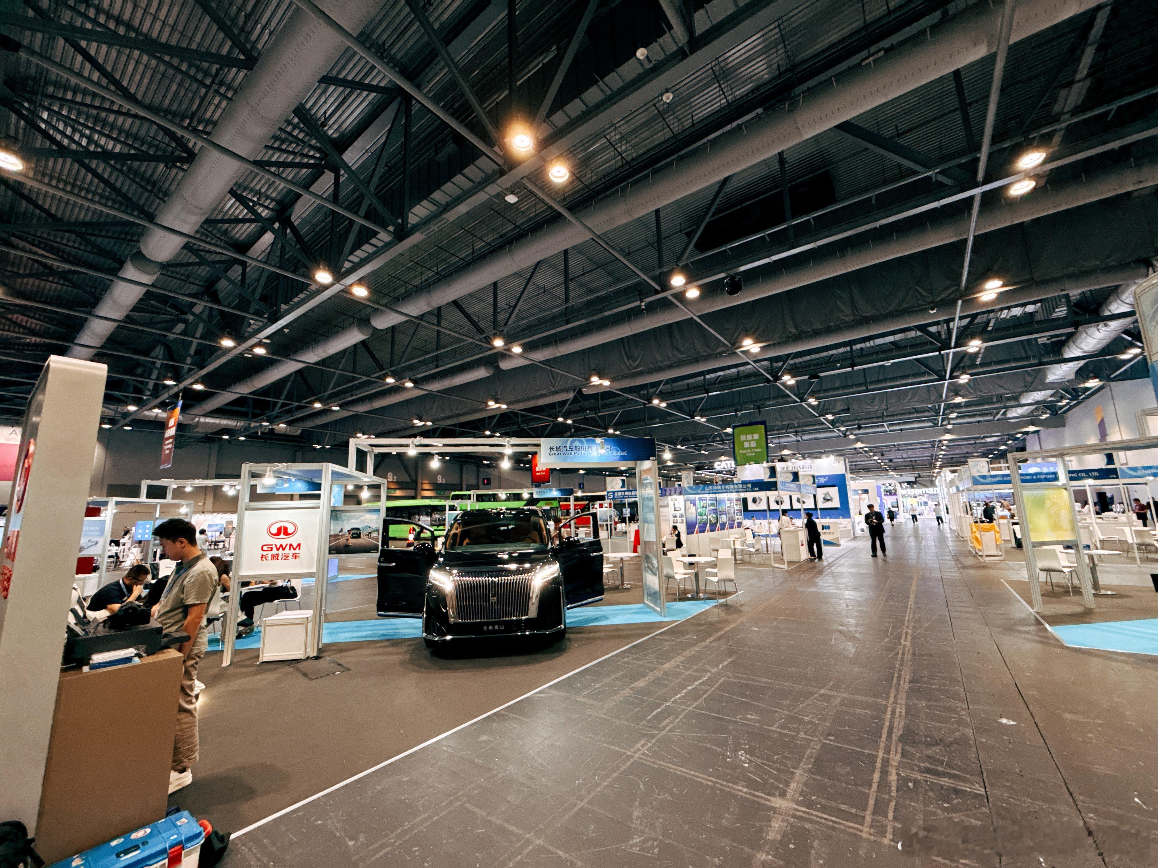 2025香港车展原本我还在想为何这次在车展上没见到长城或欧拉的展台直到后面我走