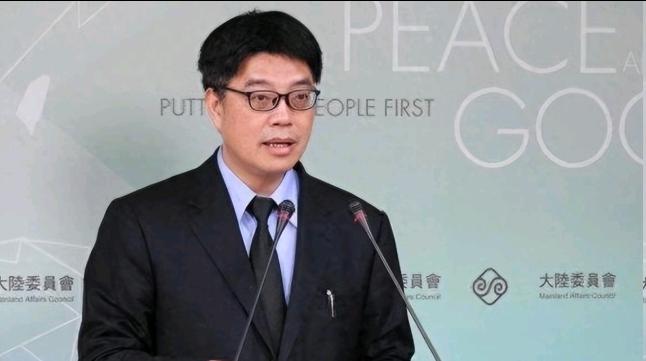 “陆委会”主委邱垂正出来回应了！在国民党副主席张荣恭表示，两岸关系不是两国关系之