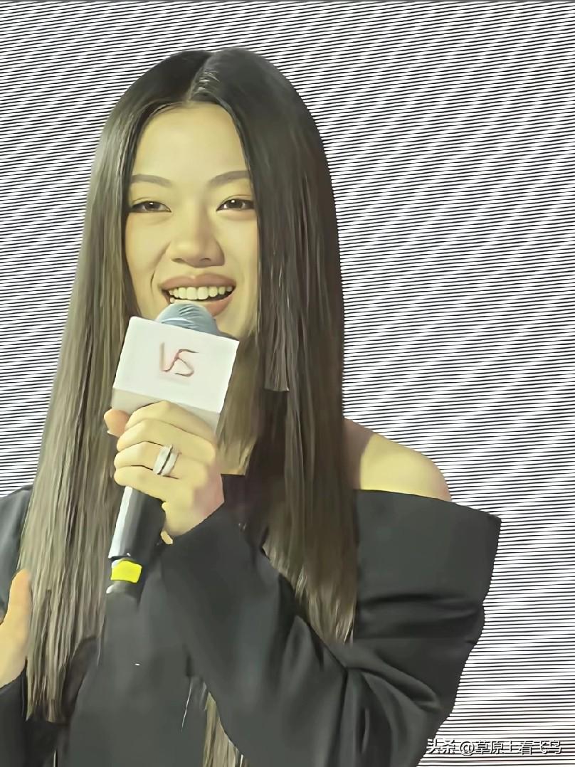 为啥资本大佬都喜欢单依纯？原因很简单啊，不是因为单依纯唱功多好，而是因为单依