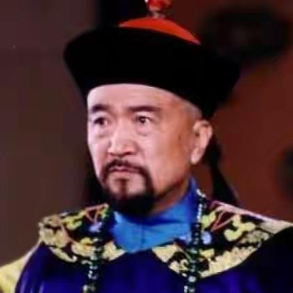 真实的刘墉，是靠着恩荫才得以入仕的，其父刘统勋才是真正的狠人…说起刘墉，很多