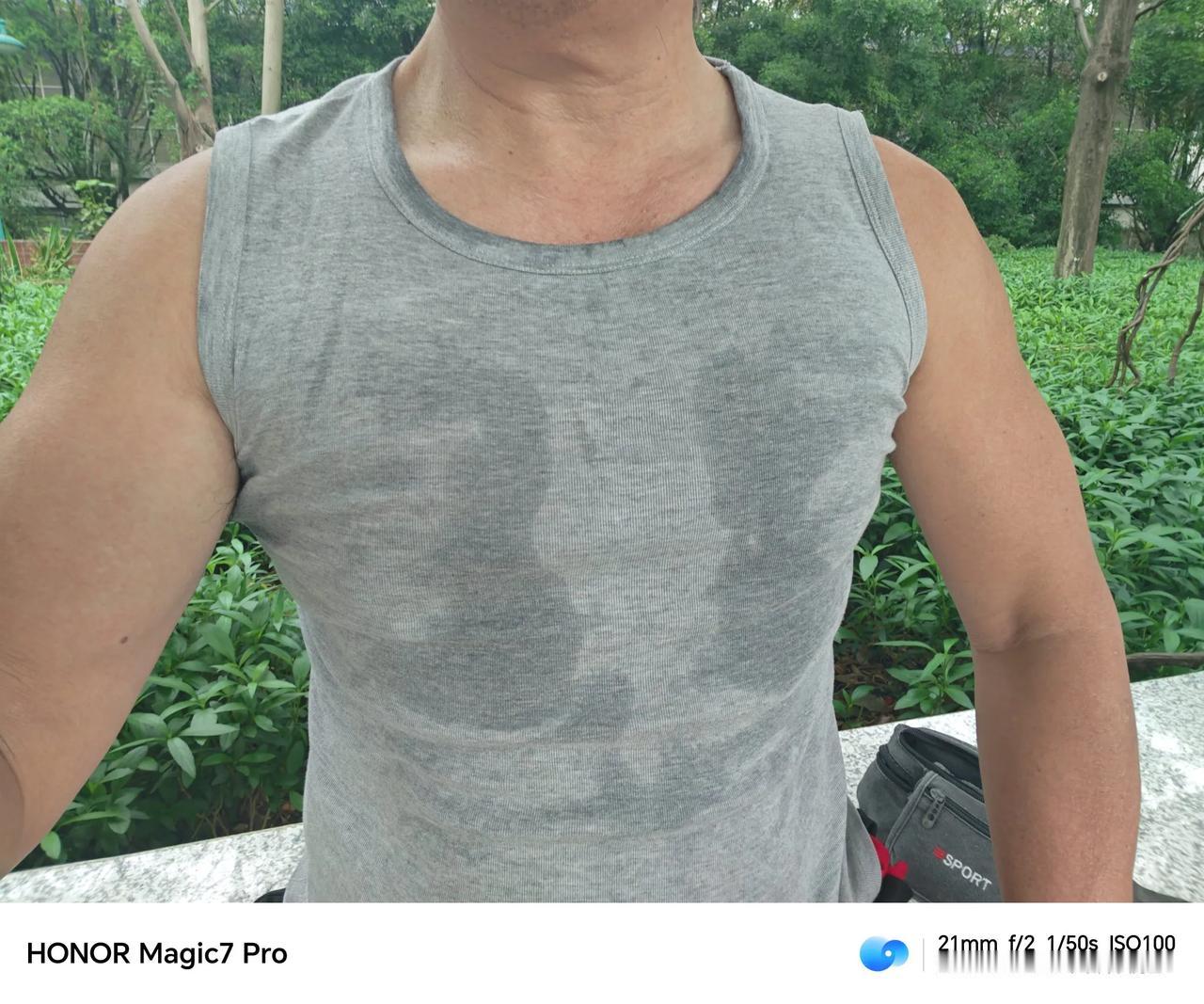 你有长期健身的习惯吗我长期健身没去健身房，基本上都是在家里做俯卧撑，举哑铃，已经