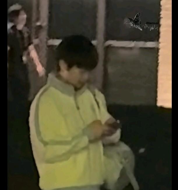 莎莎又去训练啦！昨晚北京大满贯欢迎晚宴结束后，莎莎又背着小白包去训练场馆了。虽然