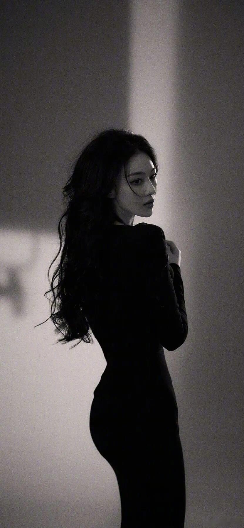 张馨予回应援藏女医生扮美争议直面角色造型争议，张馨予讲述高原拍摄的不易，不必用女