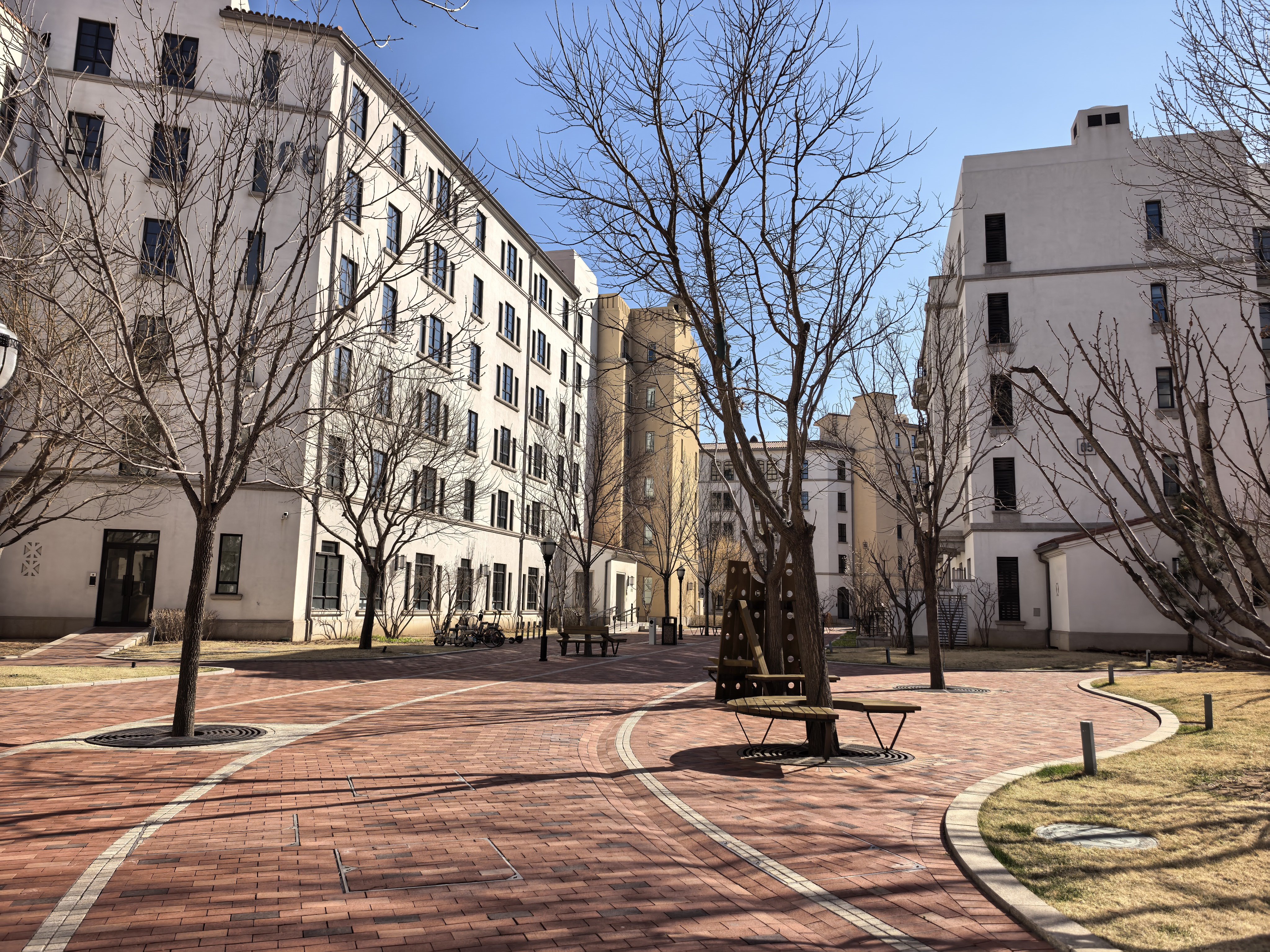 阿那亚真是个神仙地方，这些房子都太好看了，看着极度舒适。但这些房子也不复杂，感觉