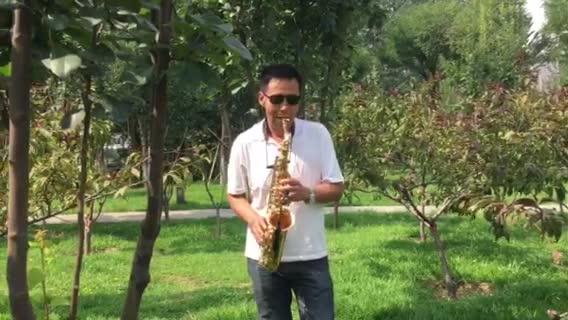 萨克斯独奏走过咖啡屋