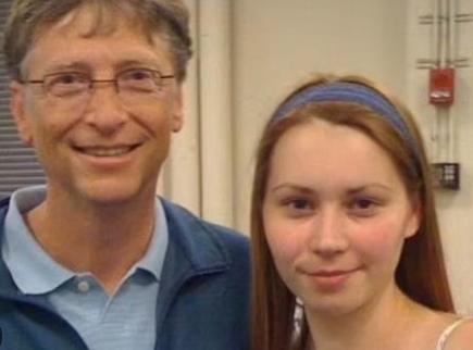 安德鲁王子和他一样也曾经患上暗病，不过这对于王室来说，并不是什么丢人的事情。中