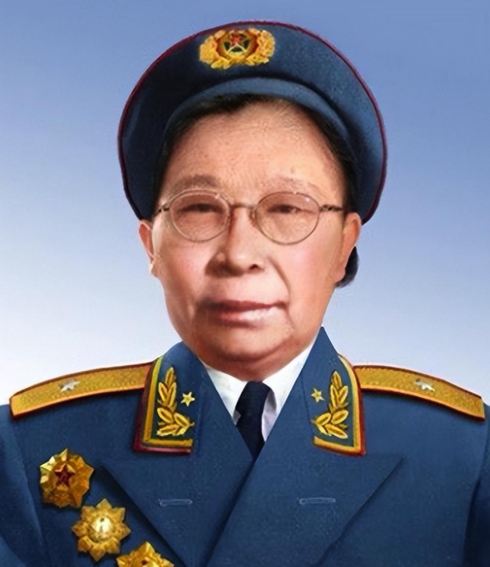 1955年，开国女将军李贞回浏阳老家探亲，谁知，会撞见之前经常打骂她的，第一任丈