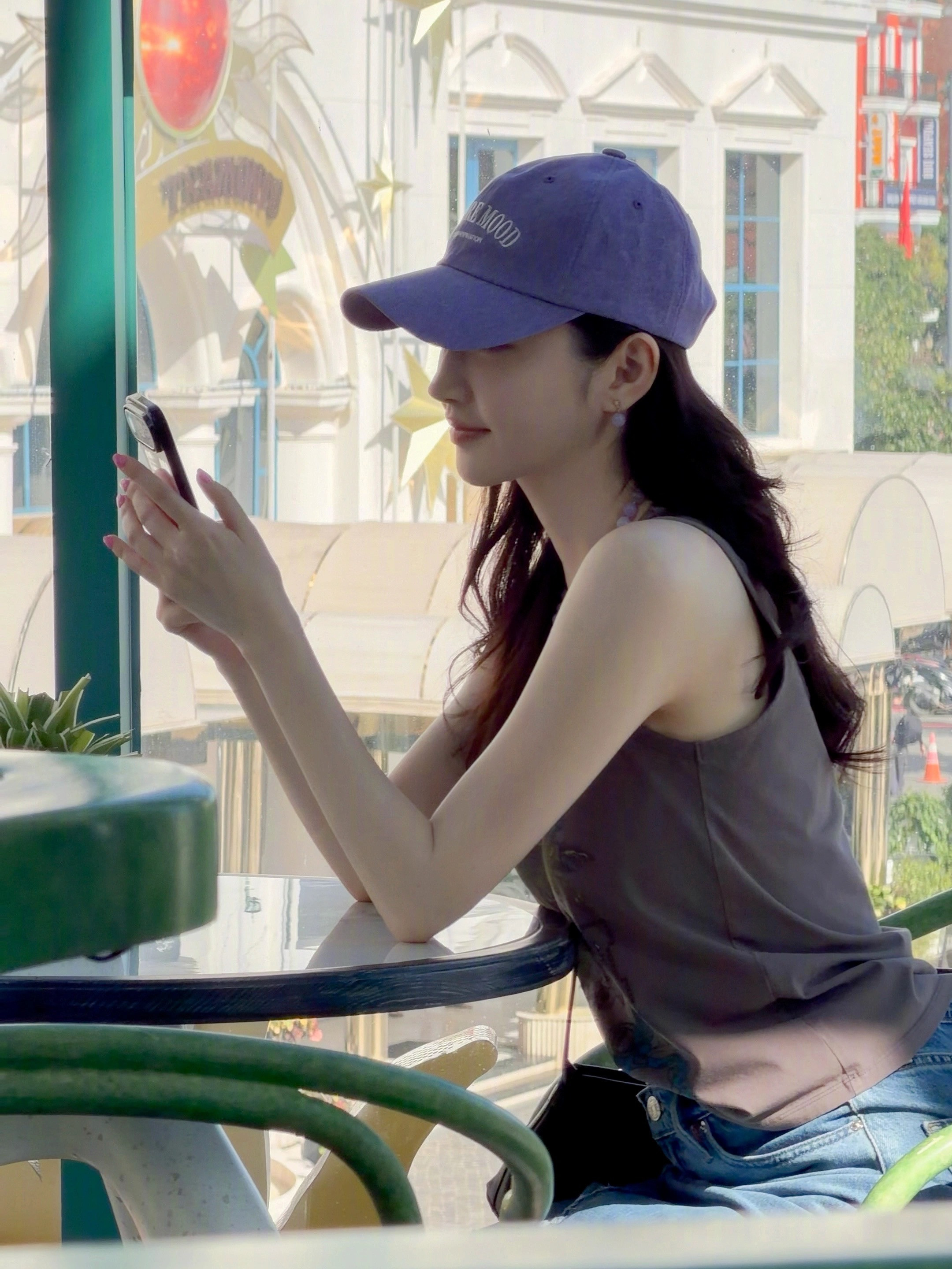 谁懂啊！景甜这组海边随拍美到失语💜