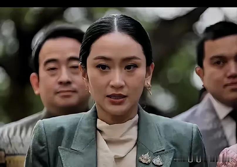 重磅消息泰国刚刚宣布。泰国停职总理佩通坦面临法院给出的8月4号交材料