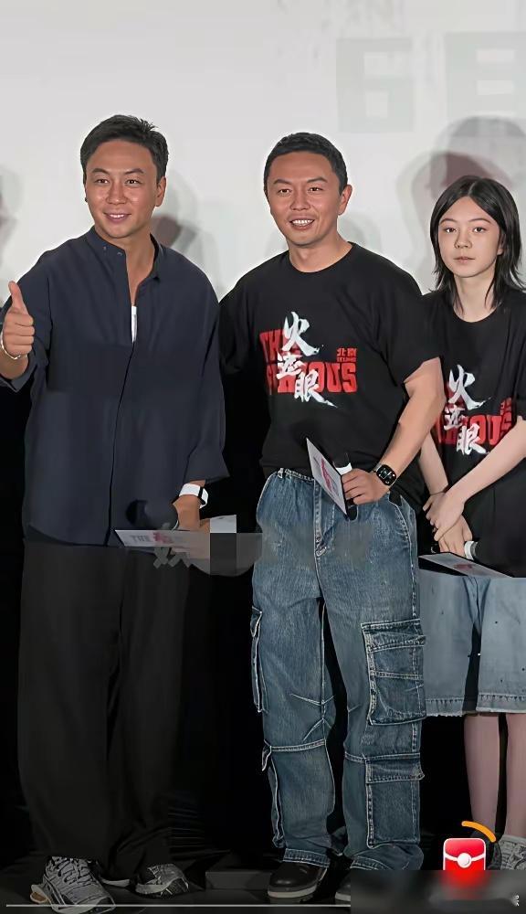 一直以为释小龙不高，直到他跟谢苗站在一起，才发现被骗了20年。原来释小龙真实身