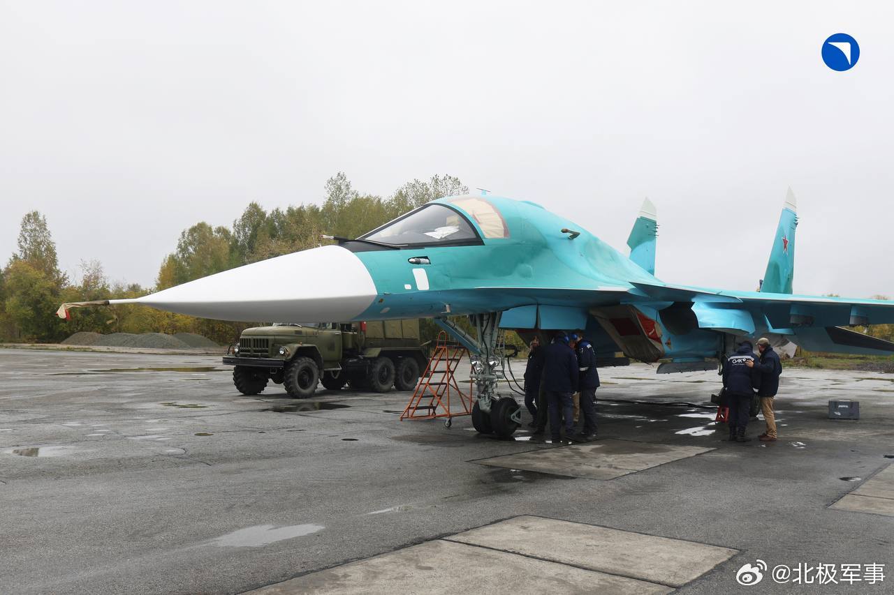 俄罗斯联合航空制造集团（ОАК）隶属于俄罗斯国家技术集团（Ростех），根据国家国防订货任务，生产