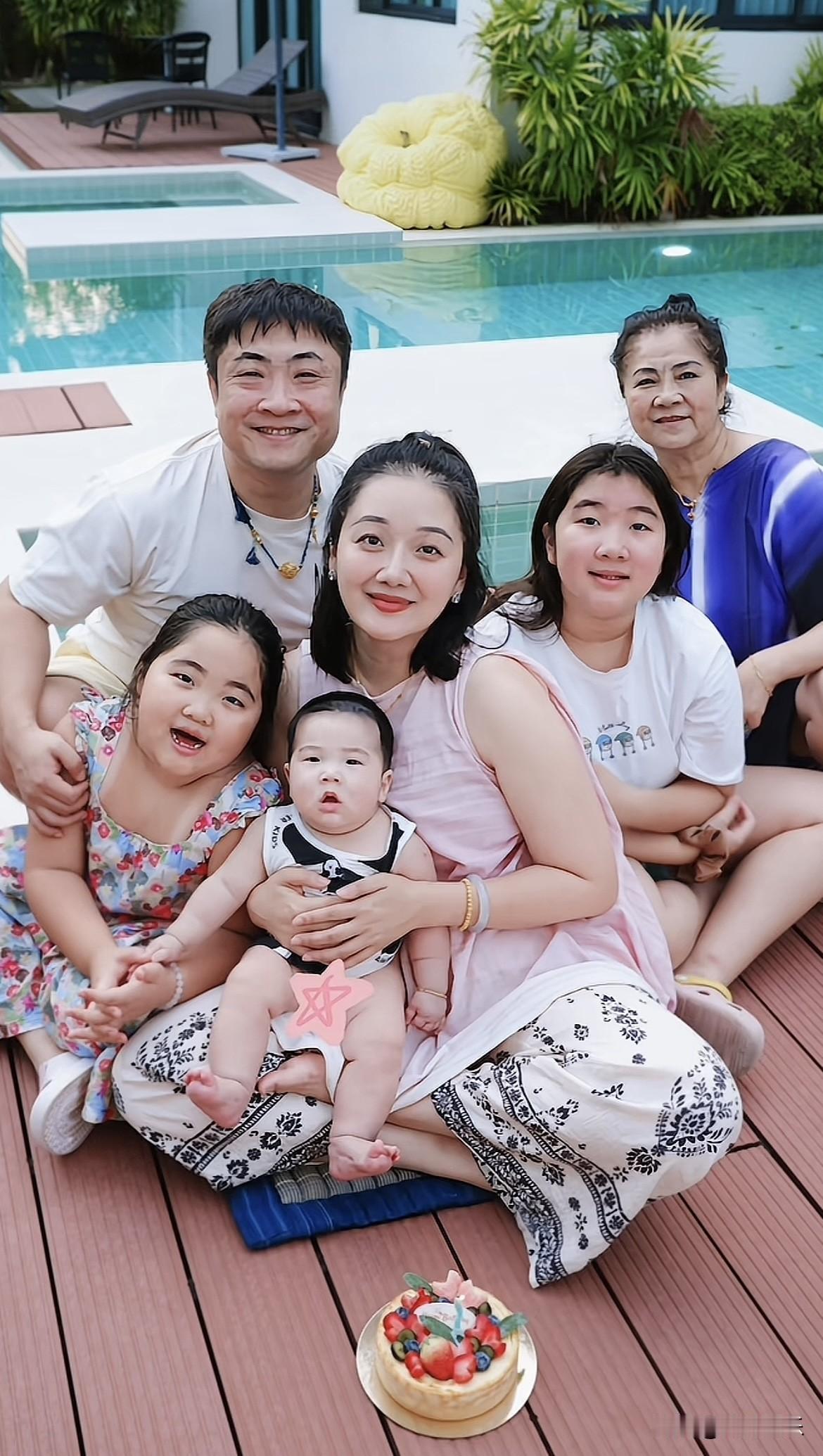 乔杉老婆，生了一堆乔杉！好家伙，这孩子每个都一模一样，都像是乔杉亲自生的。你