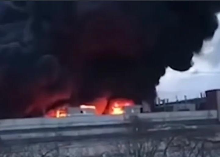 乌克兰摧毁了俄罗斯部署在白俄罗斯的一个导弹基地，这次乌克兰使用无人机配合着巡航导