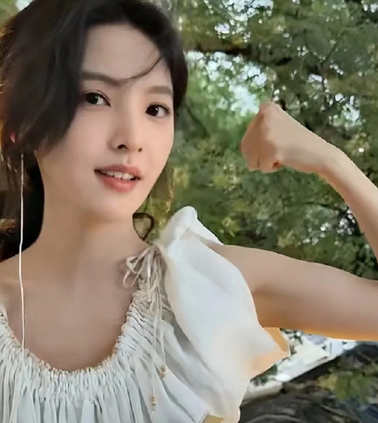 总感觉章若楠有点不对劲明明才29岁正是荷尔蒙分泌旺盛，谈恋爱的时候，她却连一