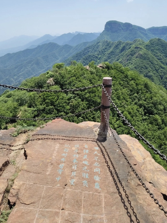 1939年，日本大佐这个畜牲为了取乐，举枪一连打死了八名中国士兵，随后，他又把