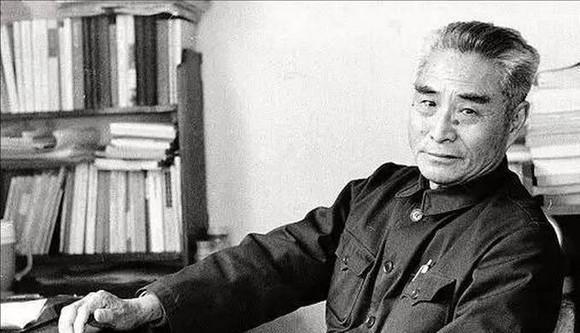 1933年，国军师长黄维到杭州休假时，在主政杭州的蔡仲初家举办的宴会上，与主人家
