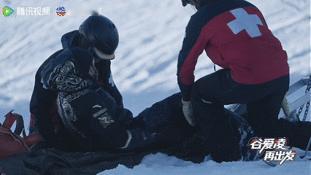 谷爱凌备战期间意外重伤谷爱凌康复训练再度受伤谷爱凌再度受伤的消息令人揪心。雪场